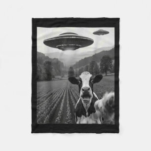 Cow Selfie with Alien UFO Funny Cow Farmer Men Fleece Blanket