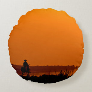 Cowboy Men horse riding at sunset Vintage west Round Pillow