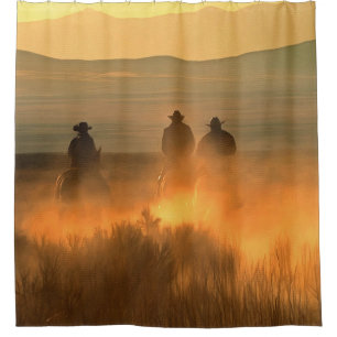 Cowboy Trio: Mountainous Background Gallop.