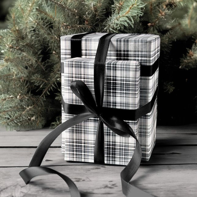 Cozy Black and White Plaid Flannel Pattern Wrapping Paper (Cozy Black and White Plaid Flannel Pattern Wrapping Paper)