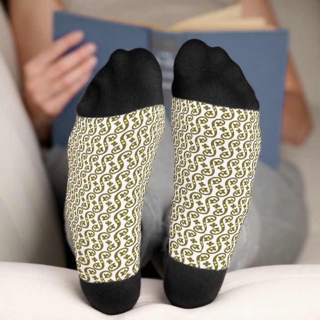 Cozy Pattern Crew Socks – Soft Stylish Comfort (Bottom)
