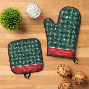 Cozy Red & Green Buffalo Plaid Snowflakes Custom Oven Mitt & Pot Holder Set
