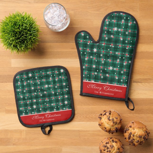 Cozy Red & Green Buffalo Plaid Snowflakes Custom Oven Mitt & Pot Holder Set (Top Down)