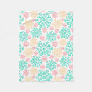 Cozy Winter Wonderland Snowflakes Pattern Fleece Blanket