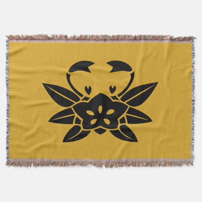 Crab-shaped gentian throw blanket (Front)