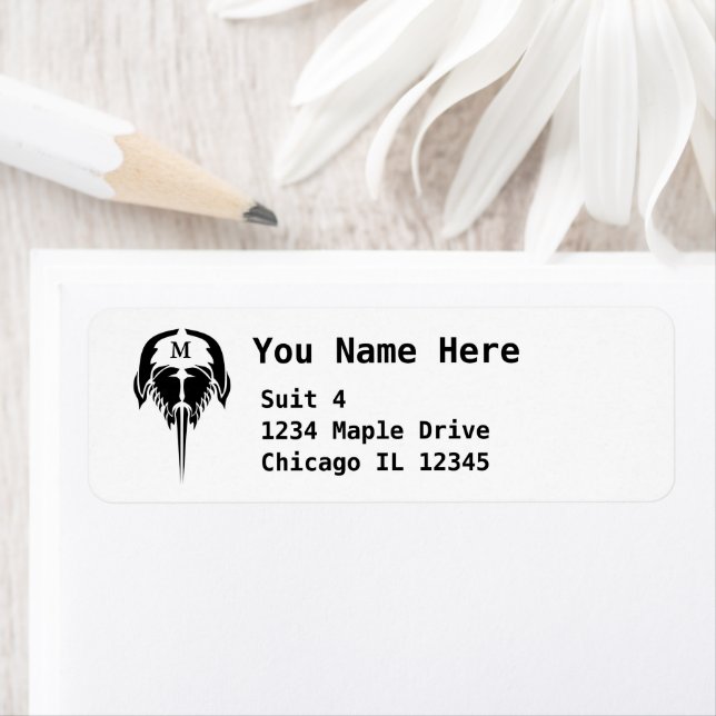 Crabe à fer à cheval dans le style tatouage tribal (En situation)