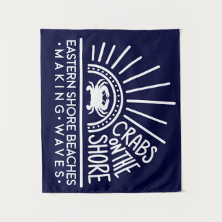 Crabes sur la tapisserie de fond de rivage