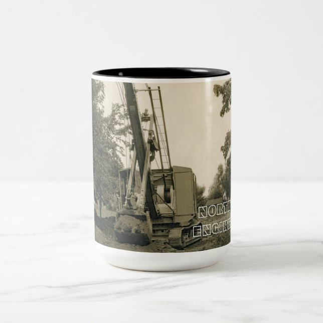 CRANE D'INGÉNIERIE DU NORD-OUEST SHOVEL MUG DÉBUT (Centre)