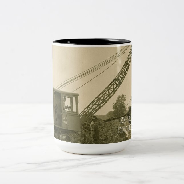 CRANE D'INGÉNIERIE DU NORD-OUEST SHOVEL MUG DÉBUT (Centre)