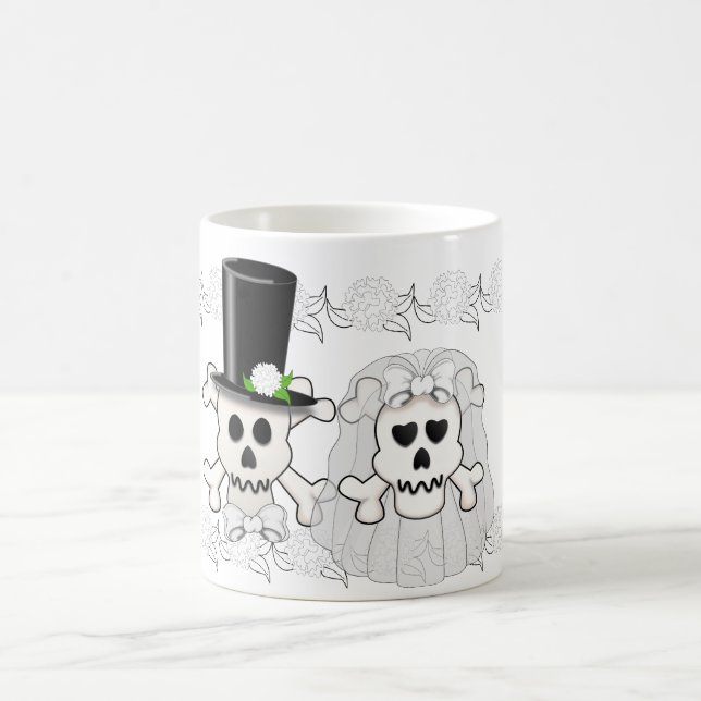 Crâne et os croisés épousant la tasse de couples (Centre)
