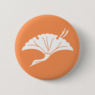 Crane-shaped ginkgo leaf 2 inch round button