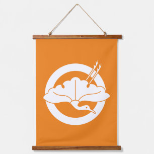Crane-shaped ginkgo leaf on circle hanging tapestry