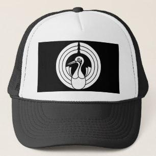 Crane-shaped noshi circle trucker hat