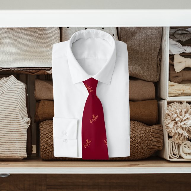 Cravate Burgundy nom or motif script moderne (Créateur téléchargé)