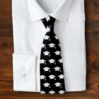 Couvre-chef noir et blanc de fin d'études, motif d