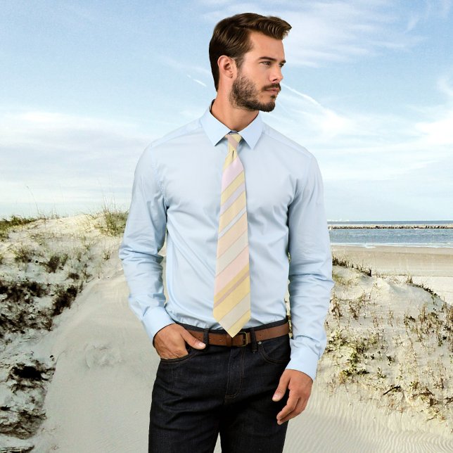 Cravate de design rayé Pastel (Elegant tie featuring pastel stripes in blue and sand colors)
