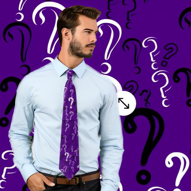 Cravate de la marque de question désorganisée - Bl (Man wearing indigo necktie with black and white question marks.)
