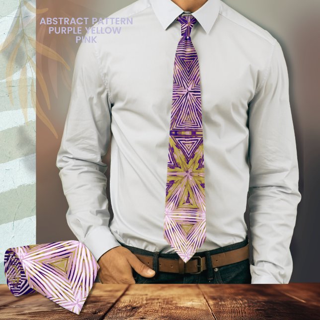 Cravate de Motif jaune violet (Purple, pink, yellow pattern Neck tie)