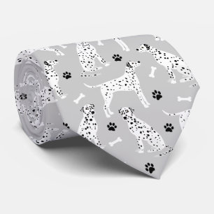 Cravate des pattes et os dalmatiens