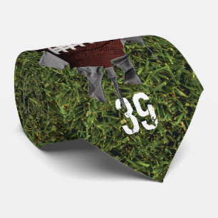 Cravate d'herbe de football déchiré