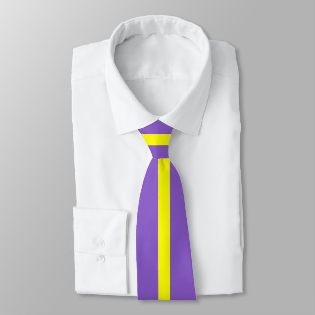 Cravate Élégante rayure jaune minimaliste sur violet (Attaché)