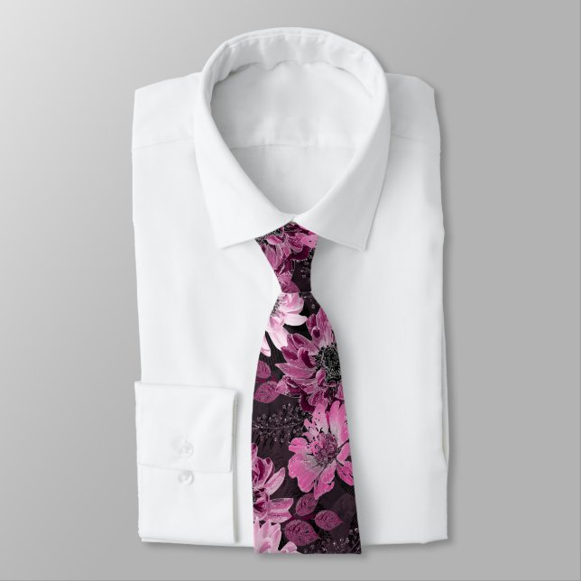 Cravate Fleurs roses et bordeaux sur brun foncé (Attaché)