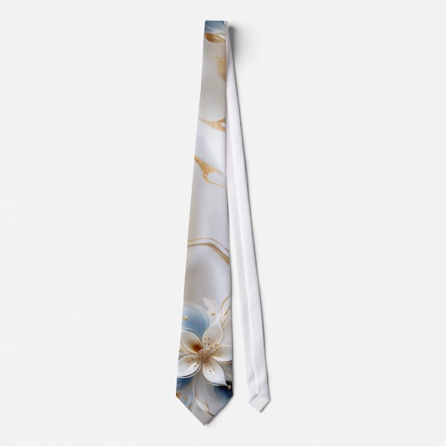 Cravate Fleurs soies blanches et bleu clair sur un look so (Devant)