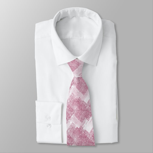 Cravate Le rose brille sur le blanc. (Attaché)