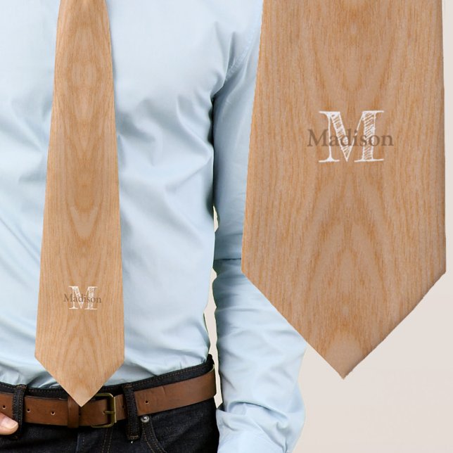 Cravate Monogramme de bois brun clair (Light brown wood grain Monogram Neck Tie. Personalize with your custom initial and name. )