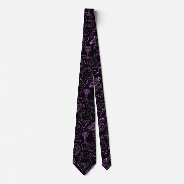 Cravate motif de sorcellerie 2506.Violet. BG noir (Devant)
