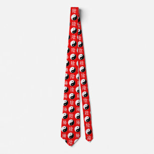 Cravate Motif Yinyang chinois sur fond rouge