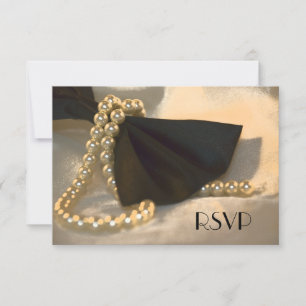 Cravate noir et perles blanches carte RSVP de mari