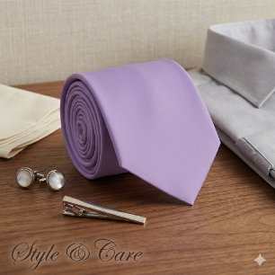 Cravate officielle de couleur violet pâle uni