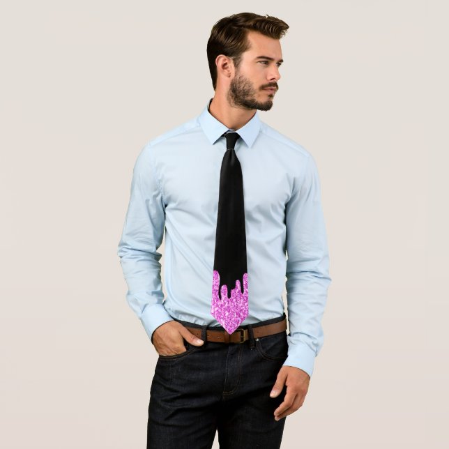 Cravate Parties scintillant à gouttes rose noir (En situation)