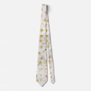 Cravate Petites fleurs blanches motif