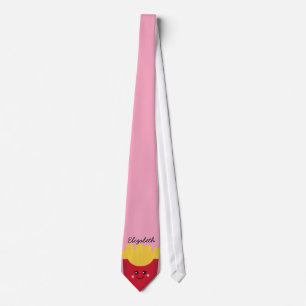 Cravate pommes frites mignonnes avec l'arrière - plan rose