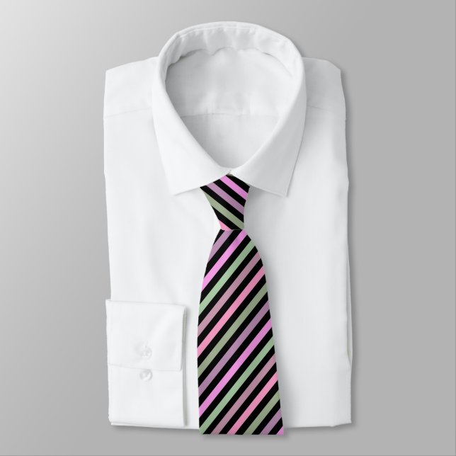 Cravate rose, vert (Attaché)