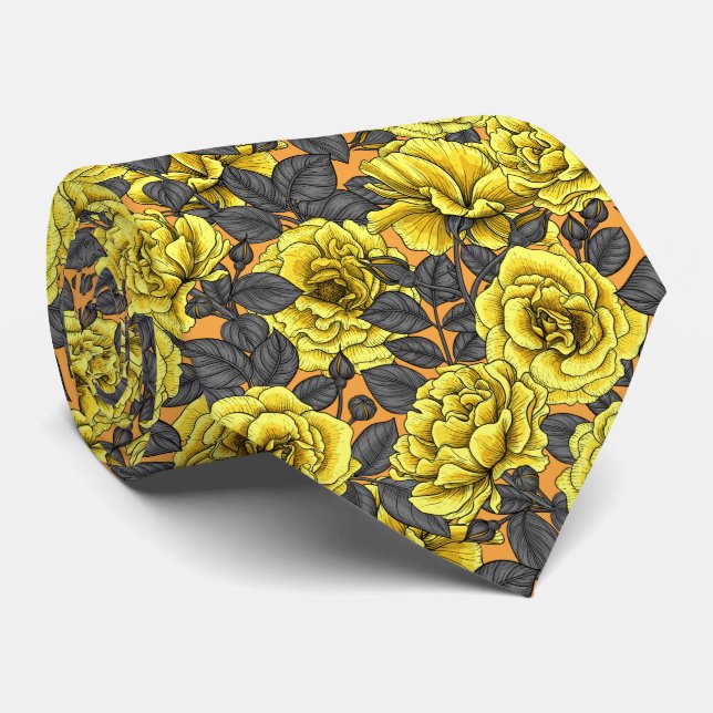Cravate Roses jaunes avec feuilles gris sur orange (Roulé)