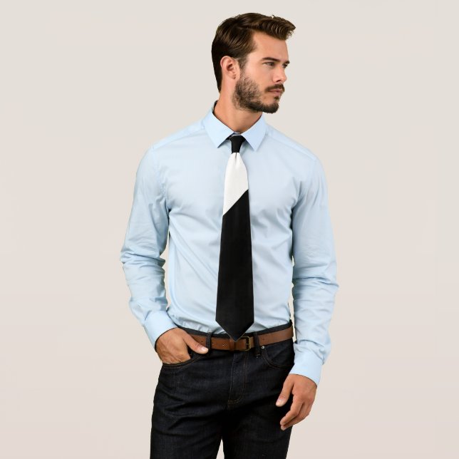 Cravate Une bande noire et blanche (En situation)