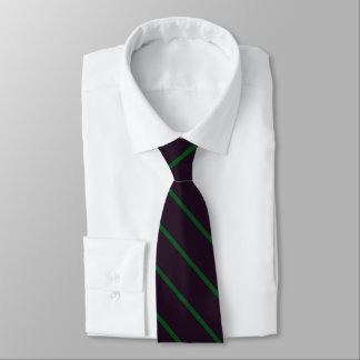 Cravate violet avec vert diagonale rayé classique
