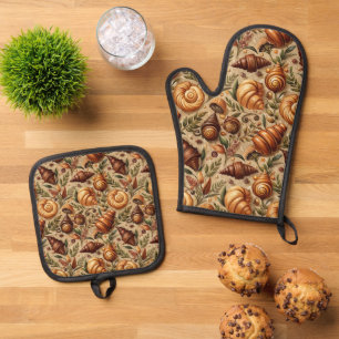 Craving Croissants Oven Mitt & Pot Holder Set