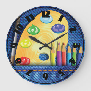 Crayons et horloge de pinceau