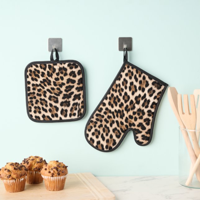 Creamy Brown Black Leopard Animal  Oven Mitt & Pot Holder Set (Insitu(Hanging))