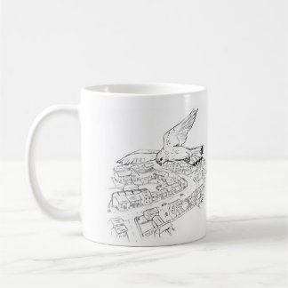 Crécerelle au-dessus de tasse de ville