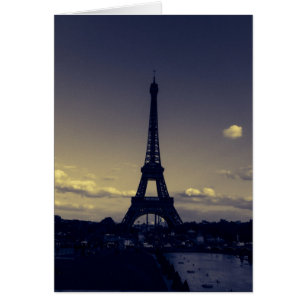 Crépuscule dans la ville des lumières