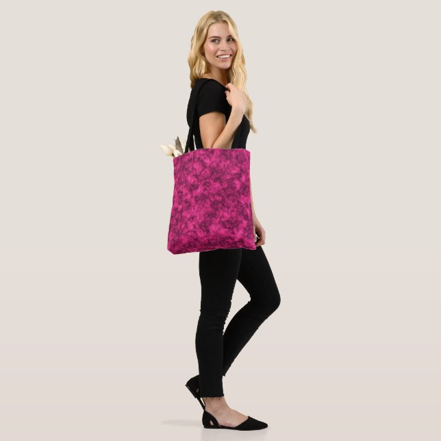 Crimson bright marble pattern tote bag (On Model)