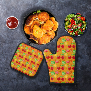 Crispy, crunchy salad orange oven mitt & pot holder set