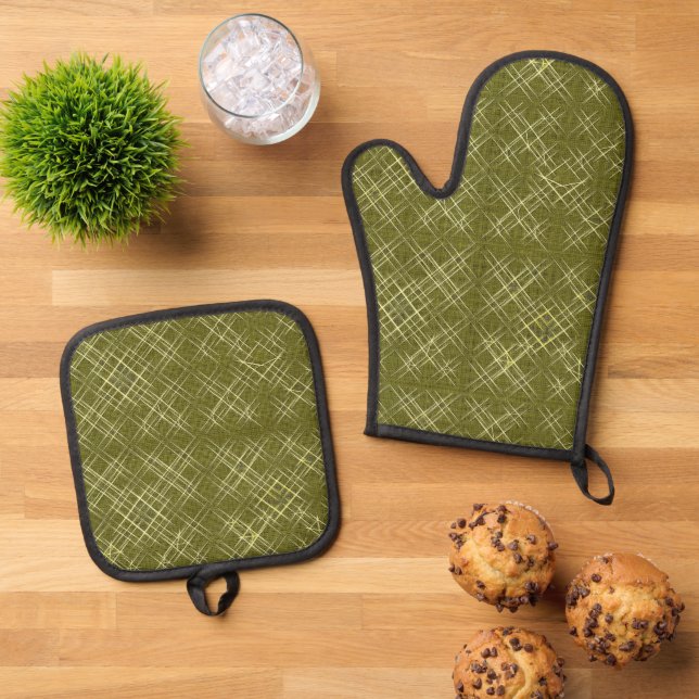 Crisscross Elegance Oven Mitt & Pot Holder Set (Top Down)
