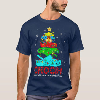 Crocin around the Christmas tree192 T-Shirt