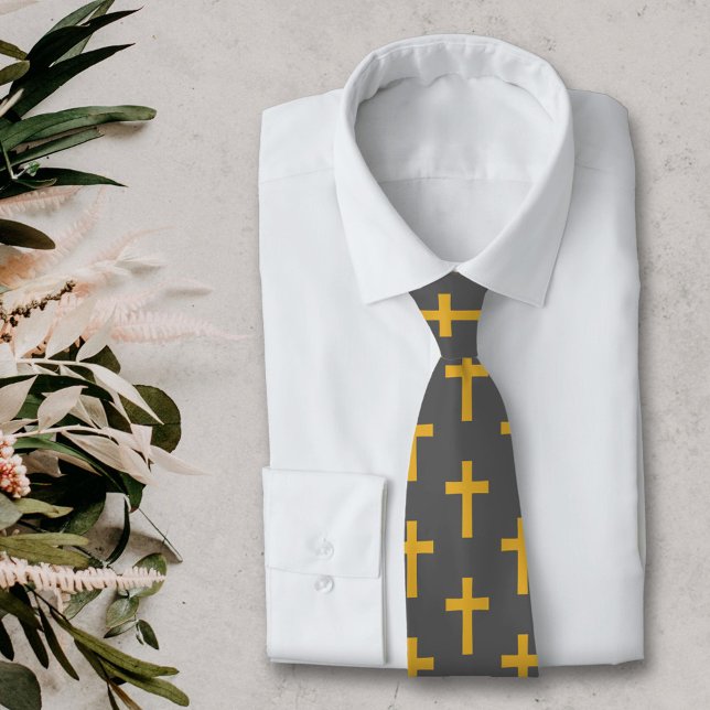 Croix d'or sur Cravate noir (Gold Cross on Black Neck Tie)